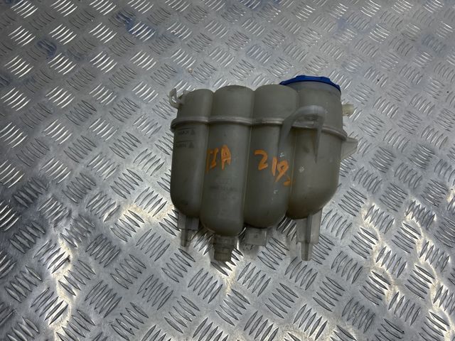 Бачок для води 8W0121405E VAG