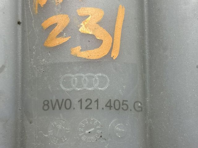 Бачок системи охолодження двигуна розширювальний 8W0121405G VAG