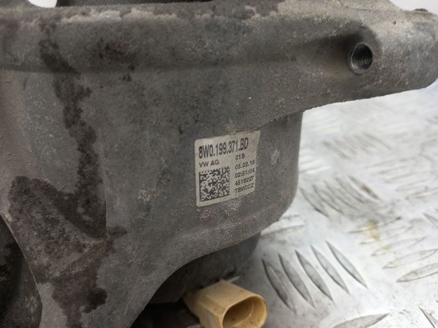 Подушка (опора) двигуна, ліва 8W0199371BD VAG