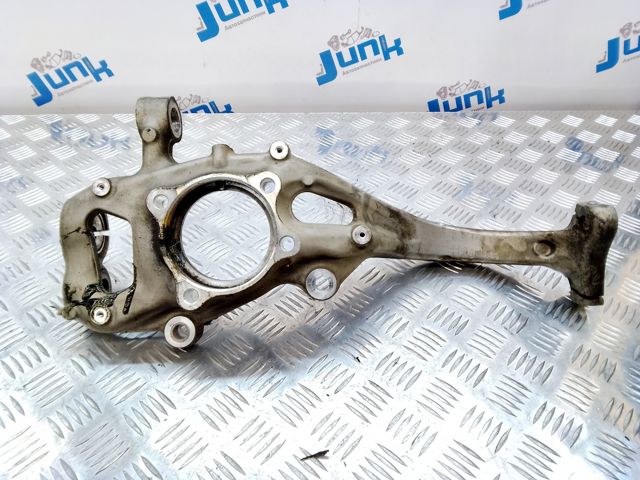 Кулак поворотний передній лівий 8W0407241F VAG