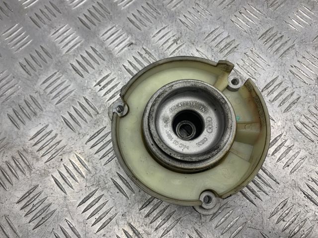 Подушка амортизатора переднього 8W0412377 VAG