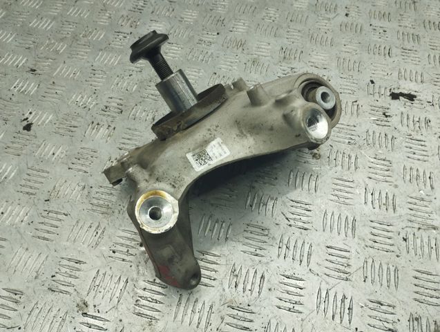 Цапфа поворотна права 8W0505432T VAG