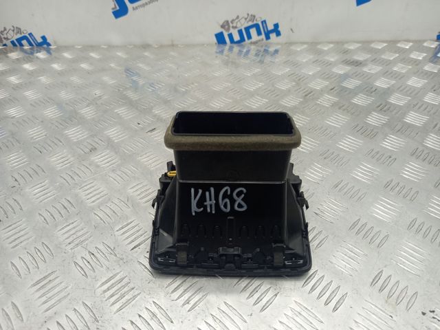 Решітка вентиляції салону в підлокітнику, задня 8W0819203B VAG