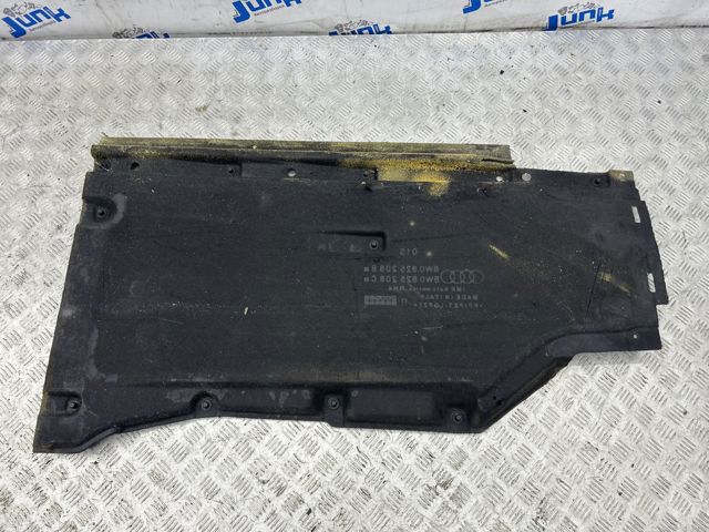 Захист днища, правий 8W0825208A VAG