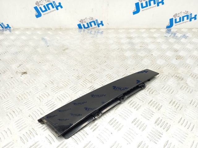 Накладка задньої двері, лівої, вертикальна 8W0839901A5FQ VAG