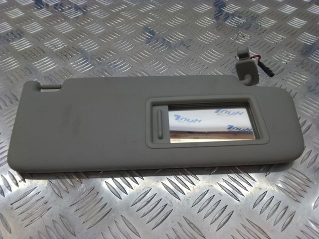 Козирок сонцезахисний 8W0857552 VAG
