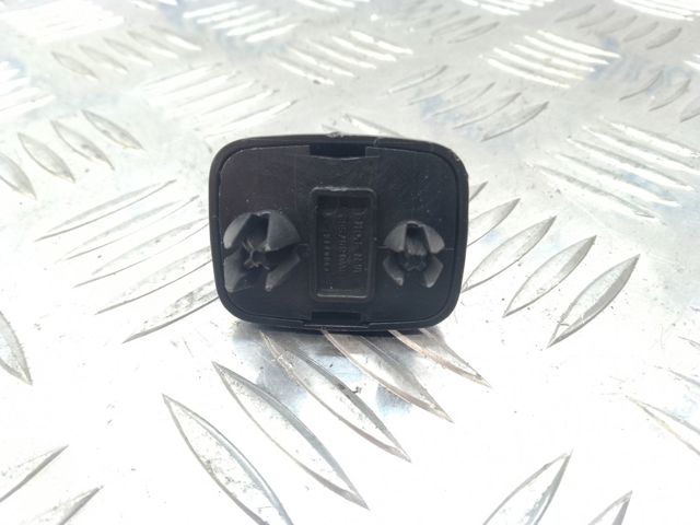 Фіксатор сонцезахисного козирка 8W0857562A4PK VAG