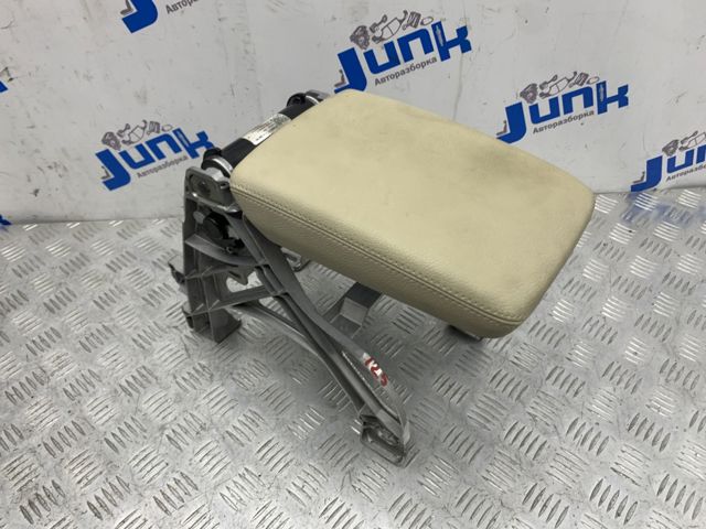 Підлокітник заднього сидіння 8W0864207HZC1 VAG