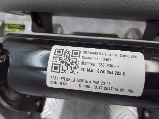 Кронштейн підлокітника 8W0864283B VAG