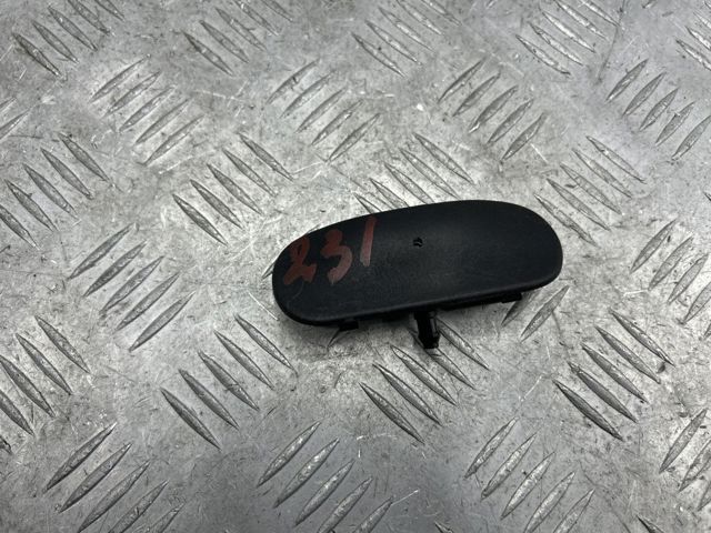 Форсунка омивача скла лобового, ліва 8W0955987A VAG