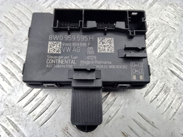 Блок комфорту задніх дверей 8W0959595H VAG