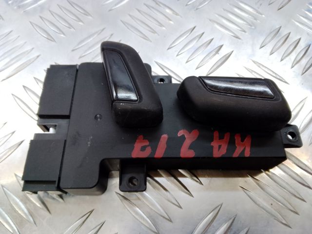 Блок кнопок механізму регулювання сидінь, правий 8W0959748 VAG