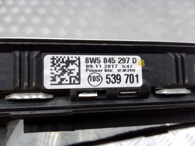 Кватирка дверей трикутник, задньої, лівої 8W5845297DNVB VAG