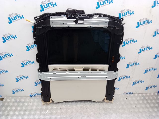 Деталі люків облицювання кузова 8W5877049B VAG