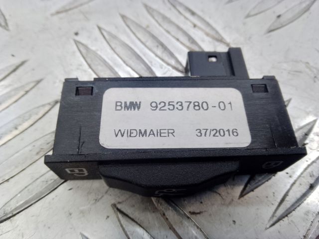Кнопка салону приводу замка 3/5 дверей (ляди) / кришки багажника 9253780 BMW