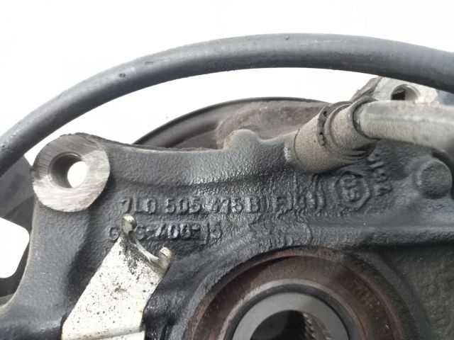 Цапфа поворотна ліва 95533161120 VAG