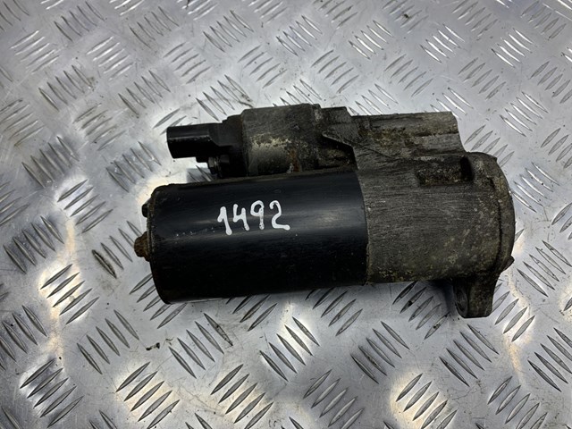 Стартер 95560410700 VAG