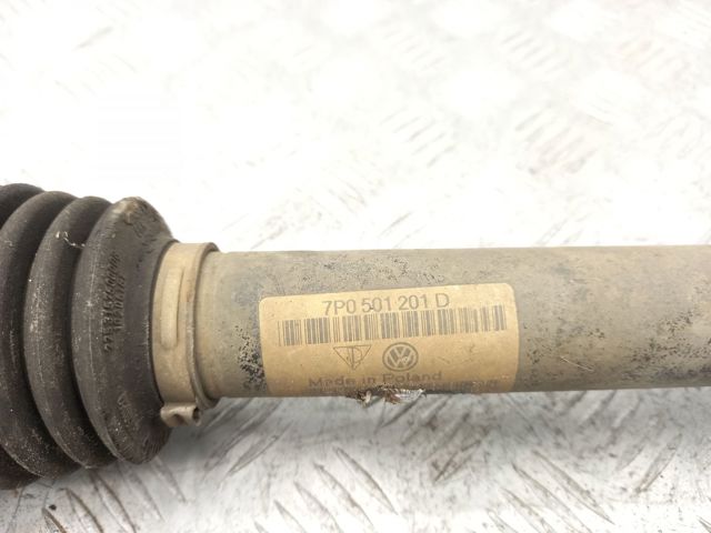 Привід задній 95833202400 VAG