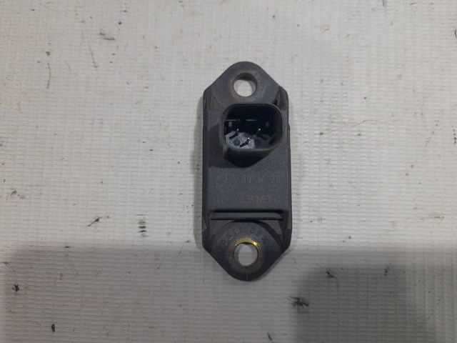 Датчик кута повороту керма A0015428018 MERCEDES