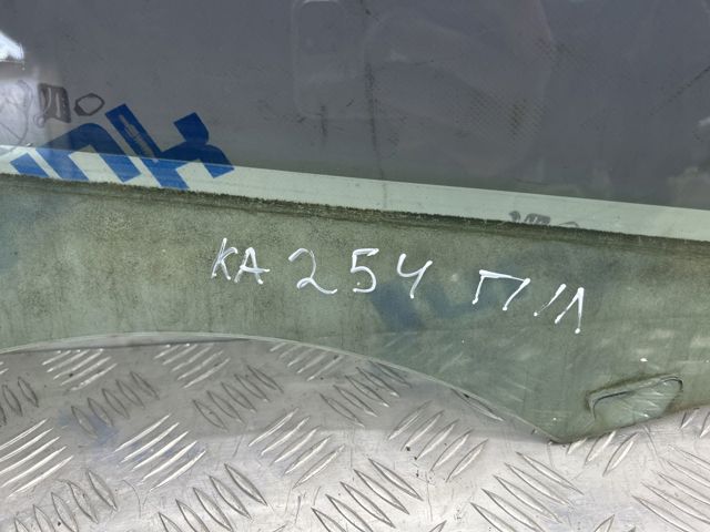 Скло та ущільнювачі скла вітрового правого/лівого A1177250110 MERCEDES