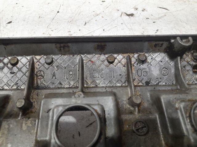 Кришка клапанна, права A1190101830 MERCEDES