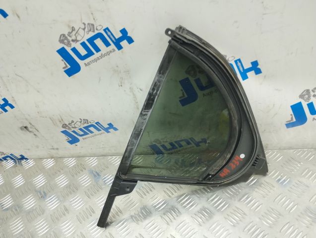 Скло-кватирка двері, задньої, правої A1567300418 MERCEDES