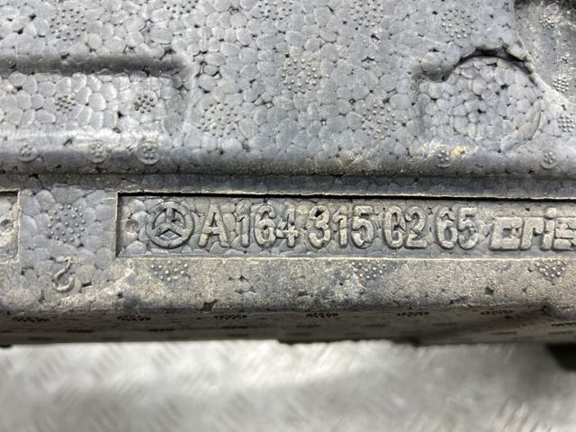 Абсорбер бампера заднього A1643150265 MERCEDES