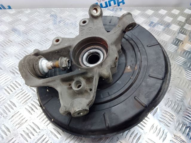 Кулак поворотний правий A1643500808 MERCEDES