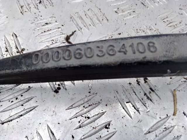 Важіль задньої підвіски верхній, лівий/правий A1643501406 MERCEDES