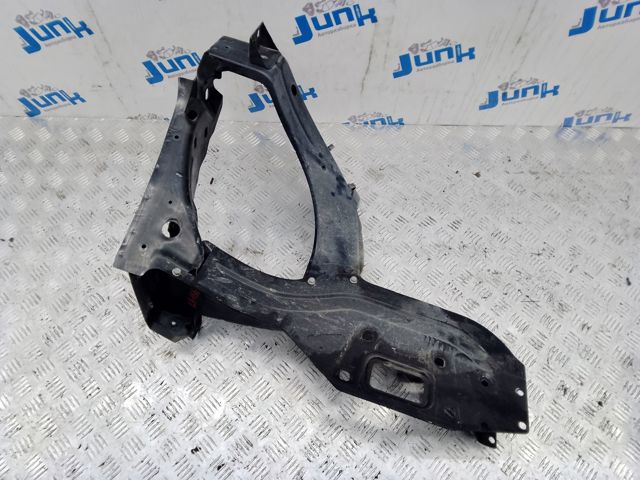 Рамка радіатора права A1646200491 MERCEDES