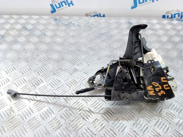 Замок двері правої передньої A1647202035 MERCEDES