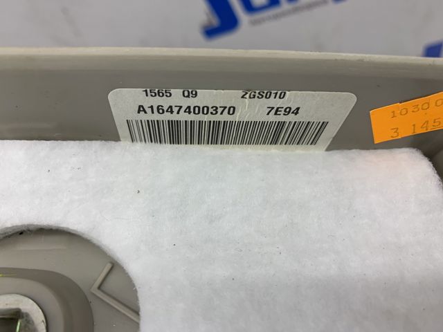 Оббивка багажника A1647400370 MERCEDES