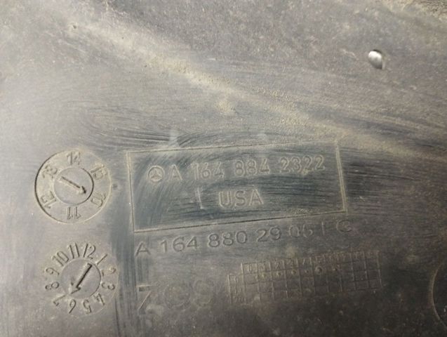 Підкрилок переднього крила, лівий передній A1648802905 MERCEDES