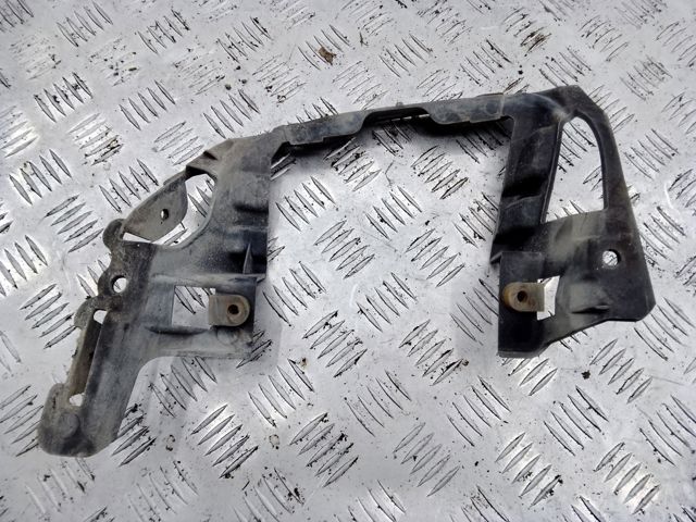 Лівий кронштейн заднього бампера A1648852914 MERCEDES