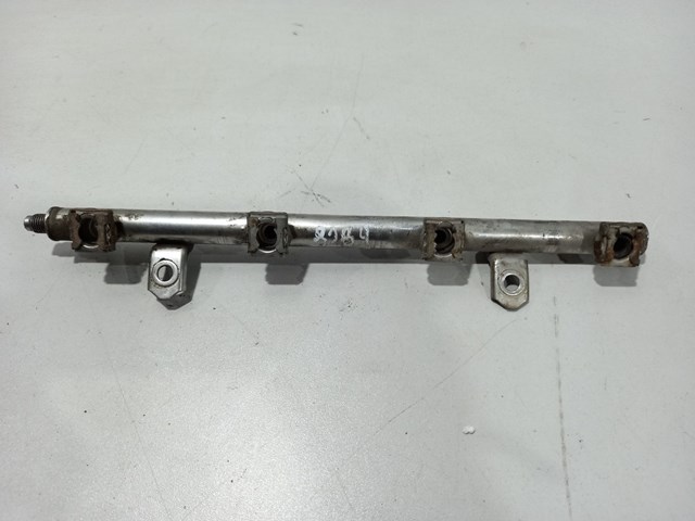 Паливна рампа A1660700395 MERCEDES