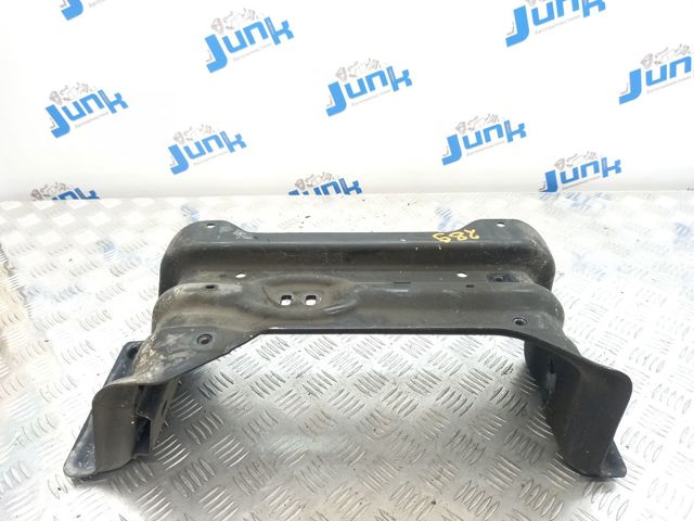 Балка кріплення коробки передач A1662400602 MERCEDES