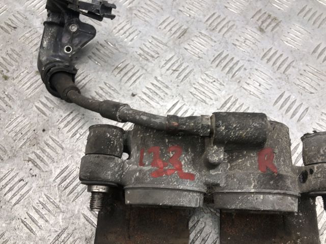 Супорт гальмівний, передній, правий A1664210481 MERCEDES