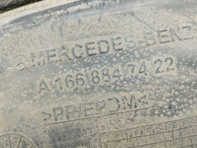 Підкрилок задній лівий A1668847422 MERCEDES