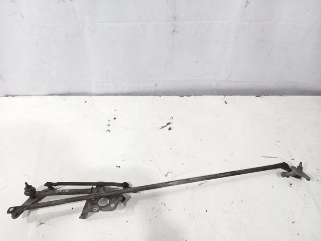 Тяга трапеції склоочисника, ліва A1688200241 MERCEDES