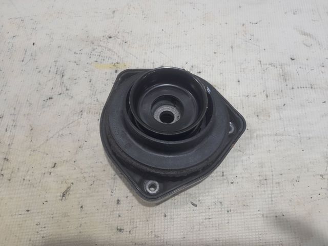 Подушка амортизатора переднього A2043201273 MERCEDES