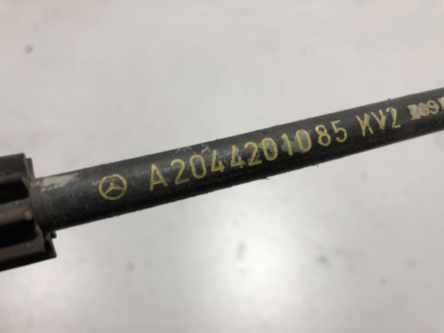 Трос ручника проміжний A2044201085 MERCEDES
