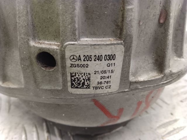 Подушка (опора) двигуна, права передня A2052400300 MERCEDES