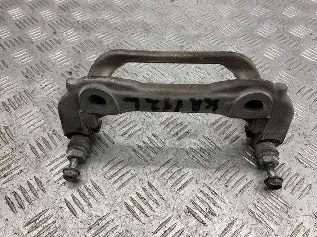 Кронштейн гальмівного супорта A2054215300 MERCEDES