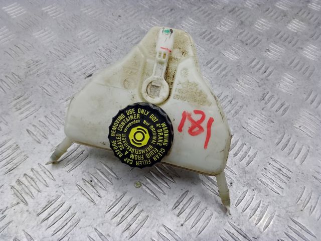 Бачок головного гальмівного циліндру (гальмівної рідини) A2054300002 MERCEDES