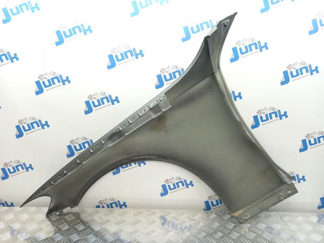 Переднє праве крило A2058800218 MERCEDES