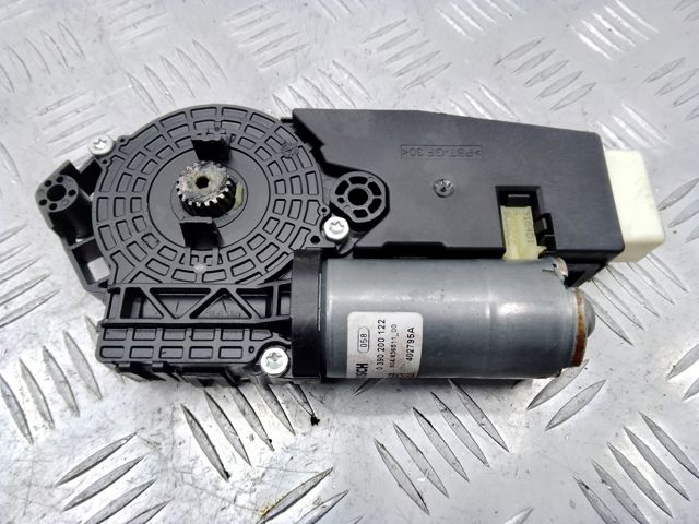 Двигун приводу люка A2059001024 MERCEDES