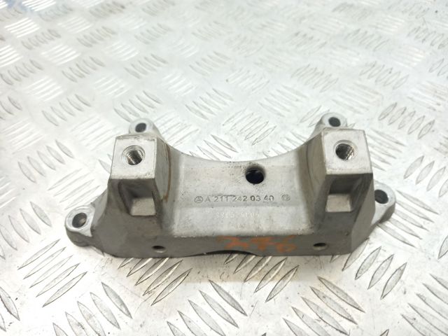 Кріплення подушки коробки передач A2112420340 MERCEDES
