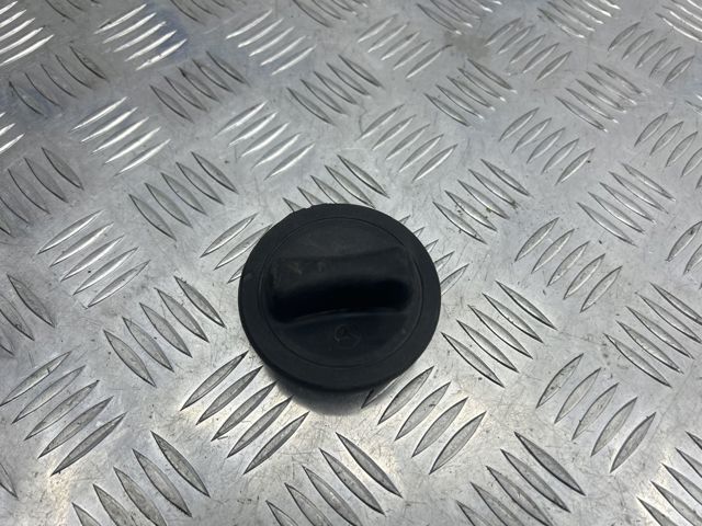 Кришка / пробка бензобака Mercedes E