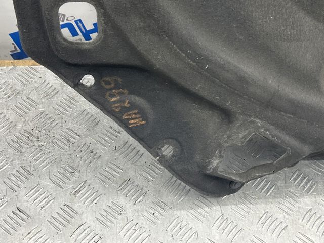 Утеплювач капота A2216820026 MERCEDES
