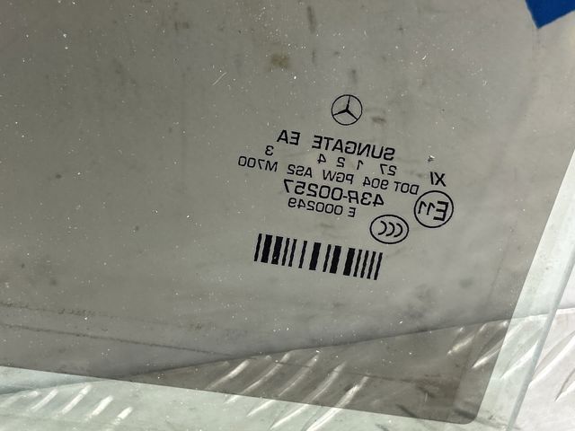 Скло заднє праве A2227300418 MERCEDES